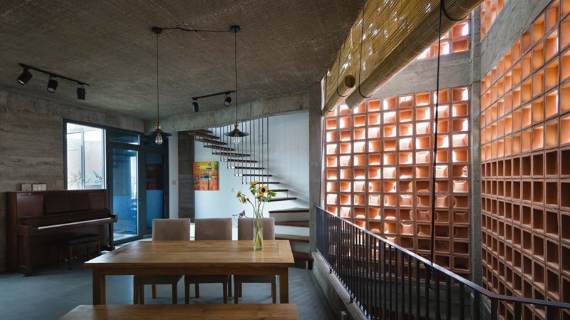 8 mẹo đơn giản giúp tận dụng tối đa ánh sáng & gió tự nhiên cho nhà ống